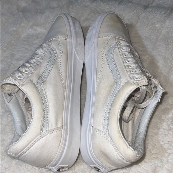 Vans Old Skool White Canvas Low-Top Sneakers - Picture 5 of 8